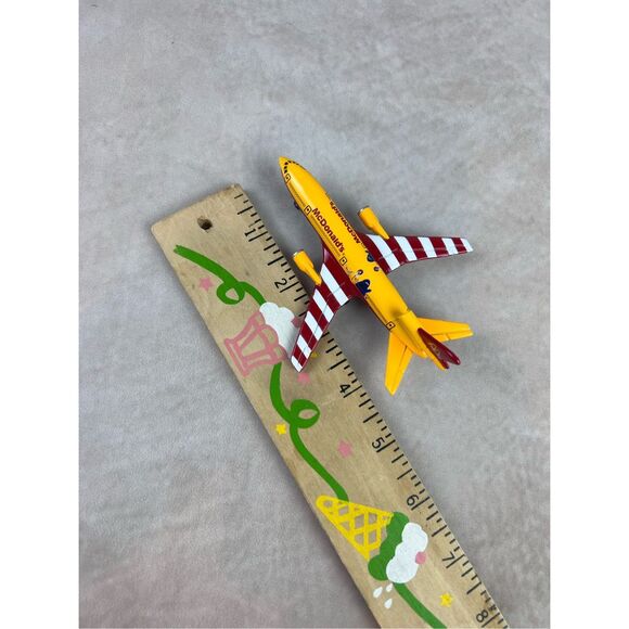 Vintage 2000 Matchbox Ronald McDonald's SB13 DC-10 Plane Grimace Airplane - Picture 6 of 6